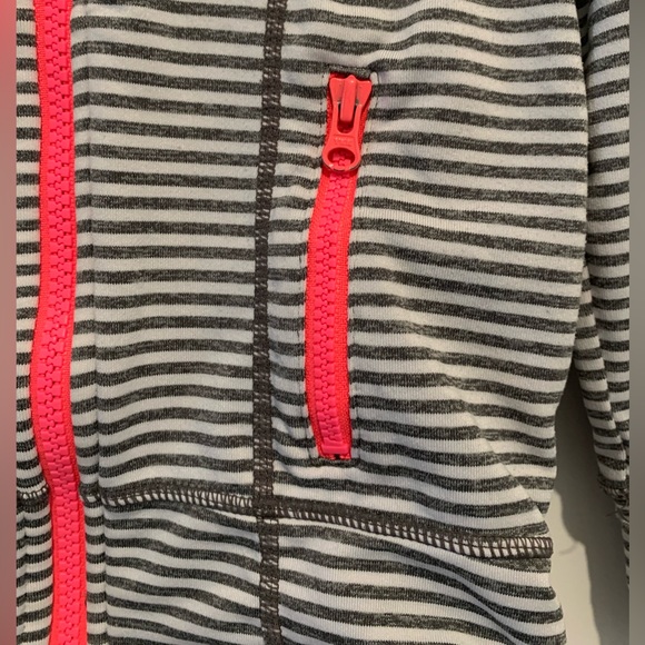 Gymgo Gymboree striped zip up hoodie. Size 2. - Picture 4 of 4